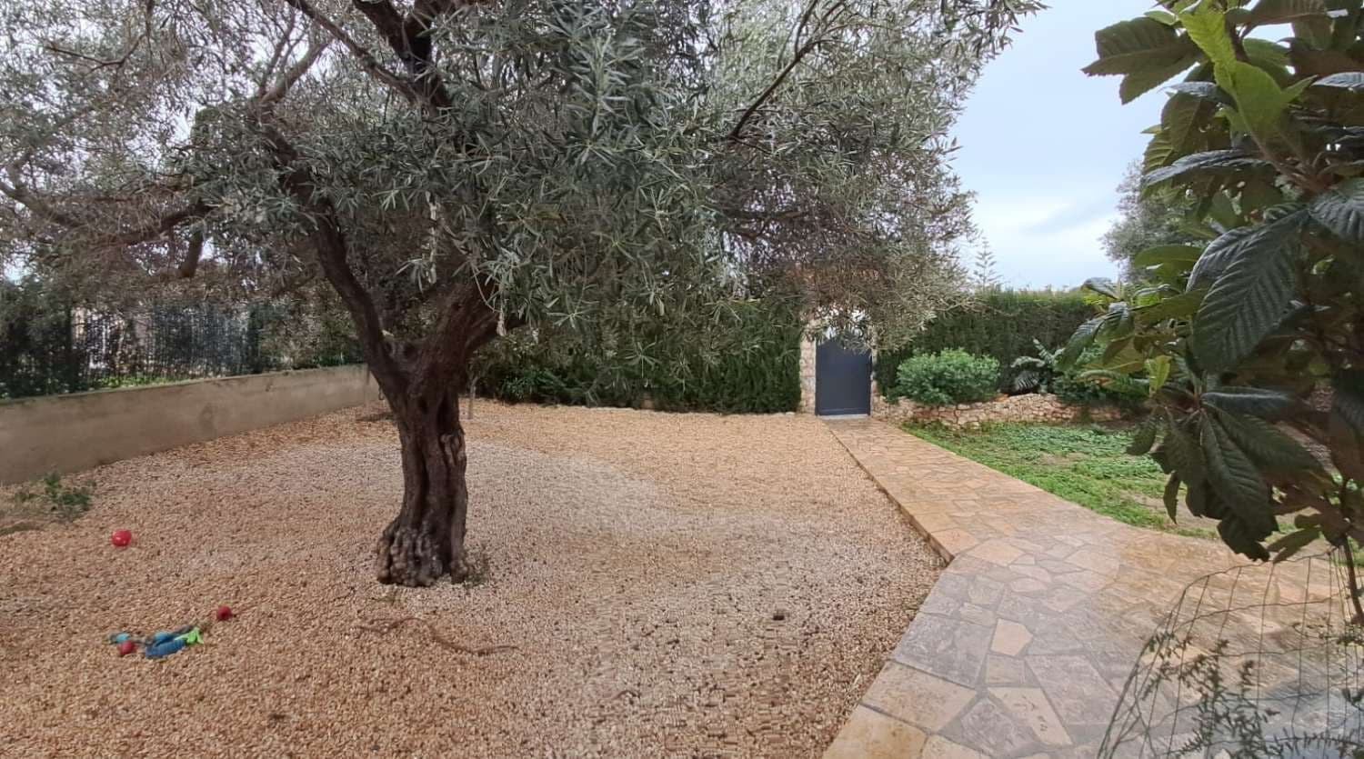 Chalet de 3 habitaciones en L'Ametlla de Mar en venta con piscina - 285.000 € (Ref: 9547833)