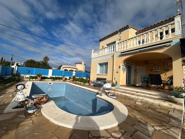 3 makuuhuone Huvila myytävänä paikassa L'Ametlla de Mar mukana uima-altaan - 299 000 € (Ref: 9590791)