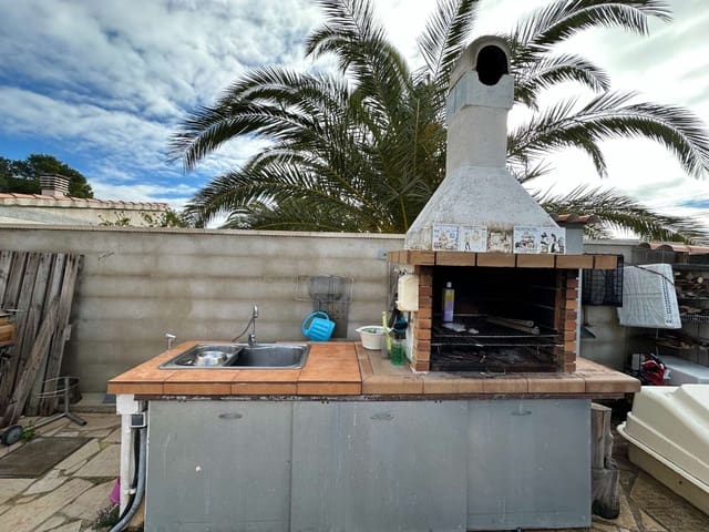 3 makuuhuone Huvila myytävänä paikassa L'Ametlla de Mar mukana uima-altaan - 299 000 € (Ref: 9590791)