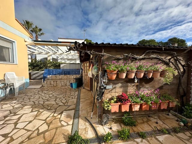 3 makuuhuone Huvila myytävänä paikassa L'Ametlla de Mar mukana uima-altaan - 299 000 € (Ref: 9590791)