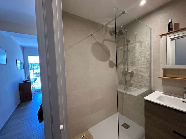 4 quarto Moradia Geminada para venda em L'Ametlla de Mar com piscina garagem - 450 000 € (Ref: 9690113)