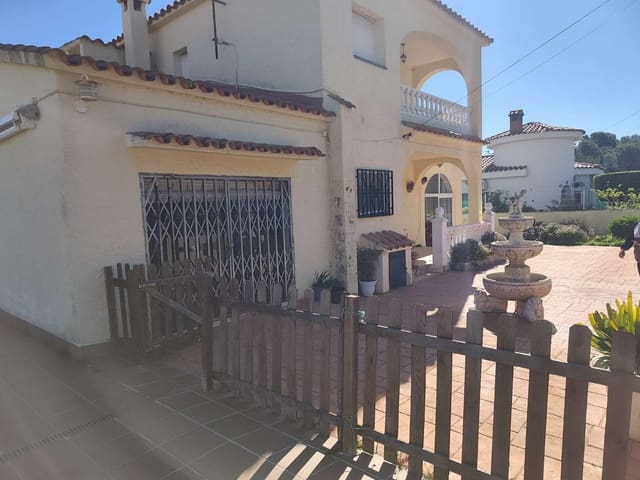 Huvila myytävänä paikassa Mont-roig del Camp mukana uima-altaan - 389 000 € (Ref: 9755387)