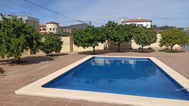 Huvila myytävänä paikassa Mont-roig del Camp mukana uima-altaan - 389 000 € (Ref: 9755387)