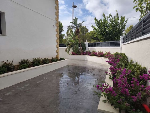 5 sypialnia Willa na sprzedaż w Mont-roig del Camp z basenem garażem - 892 500 € (Ref: 9788182)
