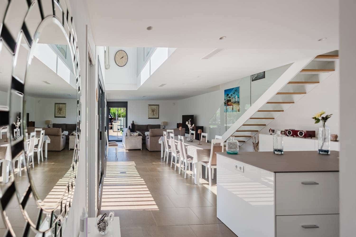 4 bedroom Villa for sale in L'Ametlla de Mar with pool garage - € 780,000 (Ref: 9826343)