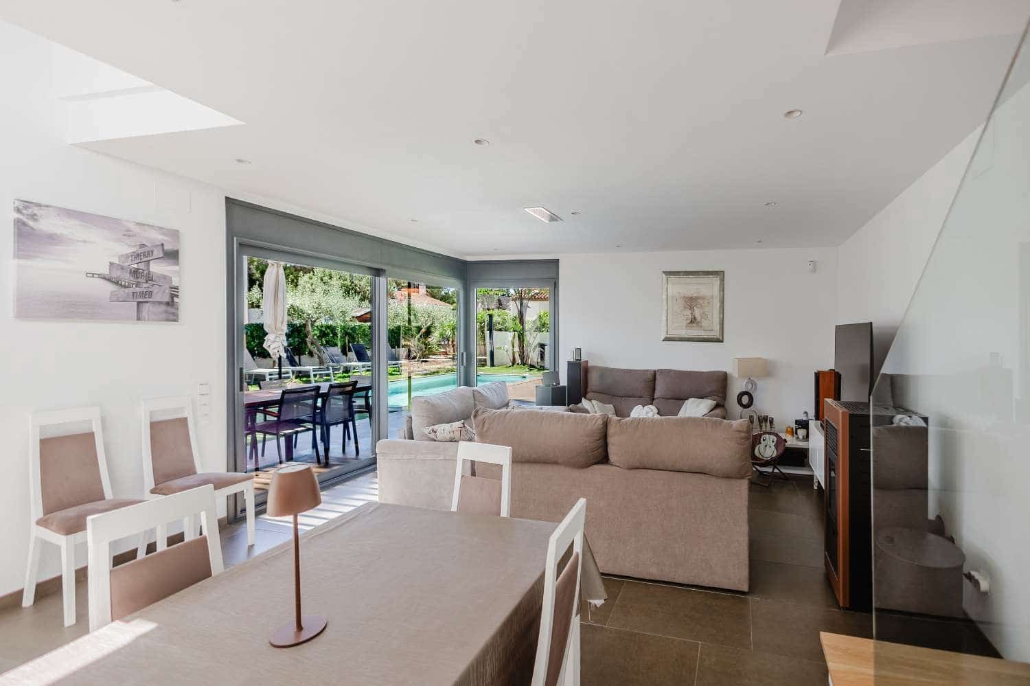4 bedroom Villa for sale in L'Ametlla de Mar with pool garage - € 780,000 (Ref: 9826343)