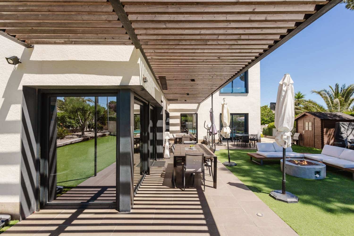 4 bedroom Villa for sale in L'Ametlla de Mar with pool garage - € 780,000 (Ref: 9826343)