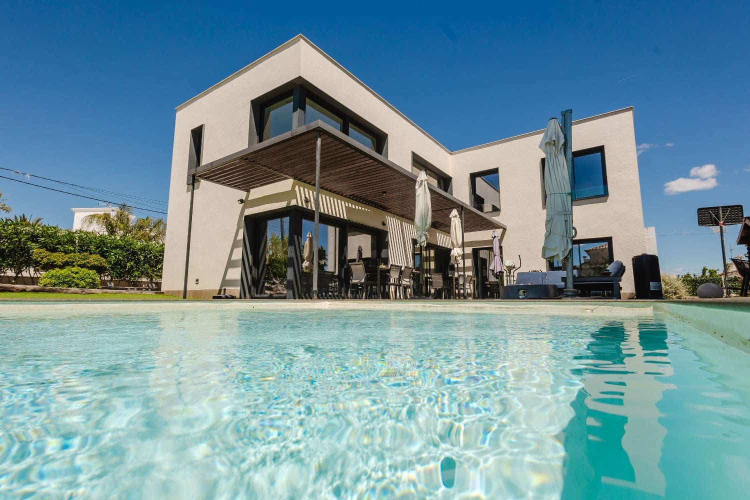 4 bedroom Villa for sale in L'Ametlla de Mar with pool garage - € 780,000 (Ref: 9826343)