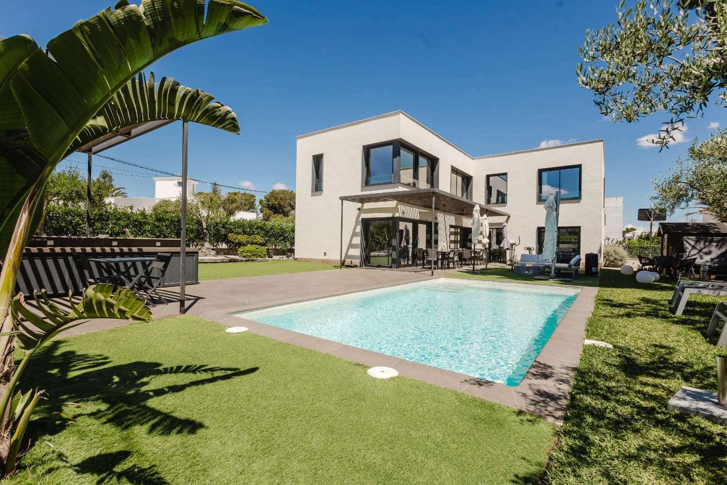 4 bedroom Villa for sale in L'Ametlla de Mar with pool garage - € 780,000 (Ref: 9826343)