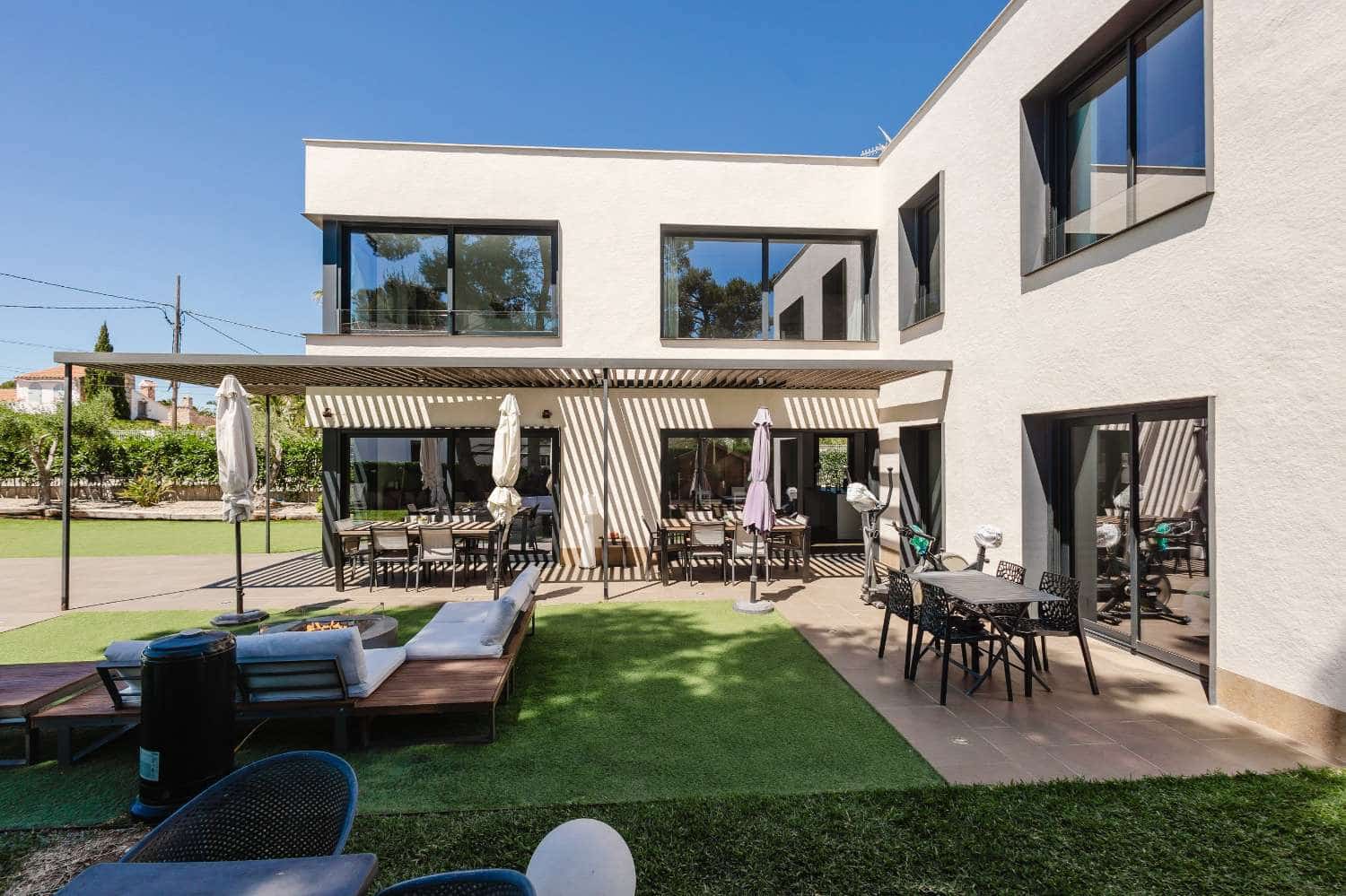 4 bedroom Villa for sale in L'Ametlla de Mar with pool garage - € 780,000 (Ref: 9826343)