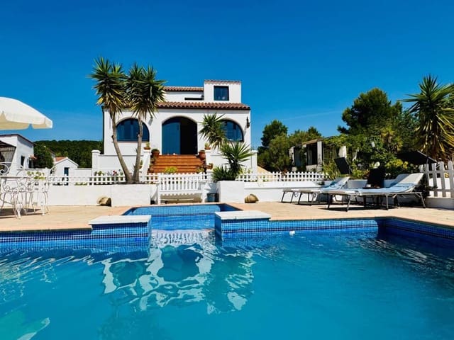 8 bedroom Finca/Country House for sale in L'Ametlla de Mar with pool garage - € 530,000 (Ref: 9889912)