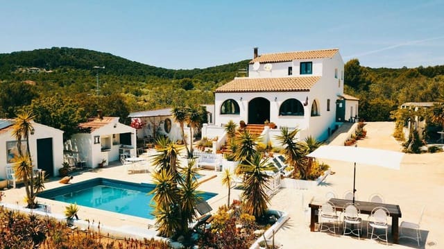8 bedroom Finca/Country House for sale in L'Ametlla de Mar with pool garage - € 530,000 (Ref: 9889912)