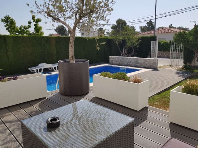 Pareado de 3 habitaciones en Mont-roig del Camp en venta con piscina garaje - 290.000 € (Ref: 9943381)
