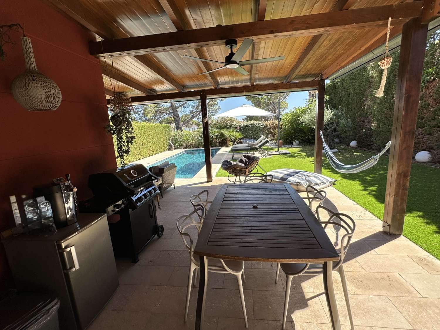 3 soverom Kjedet enebolig til salgs i Mont-roig del Camp med svømmebasseng garasje - € 530 000 (Ref: 9945300)
