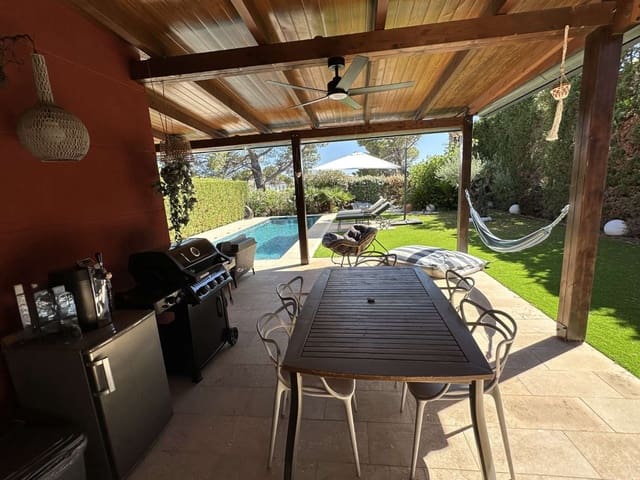 Pareado de 3 habitaciones en Mont-roig del Camp en venta con piscina garaje - 530.000 € (Ref: 9945300)