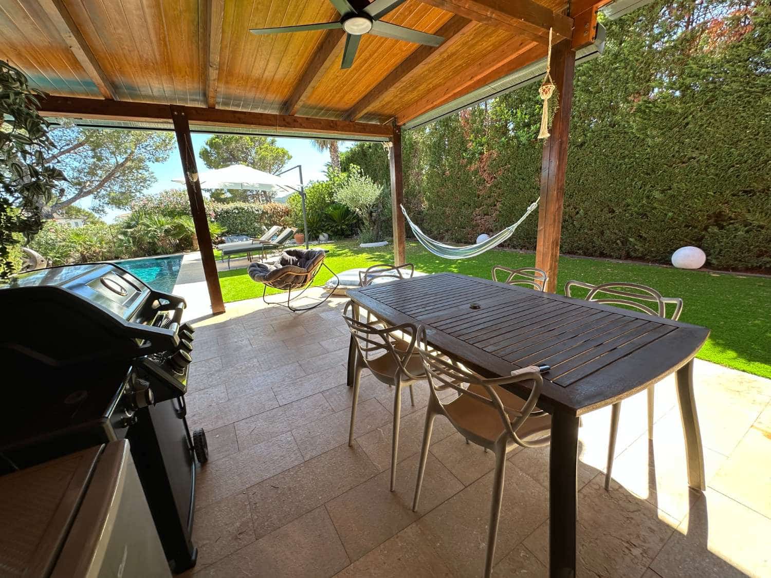 3 soverom Kjedet enebolig til salgs i Mont-roig del Camp med svømmebasseng garasje - € 530 000 (Ref: 9945300)