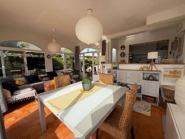 3 slaapkamer Villa te koop in L'Ametlla de Mar met garage - € 299.000 (Ref: 9986453)