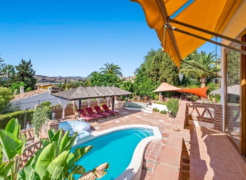 5 bedroom Villa for sale in Mijas pueblo, Mijas with pool garage €