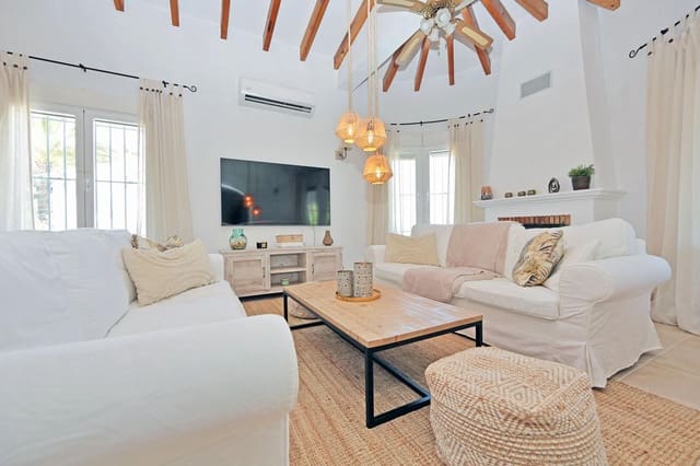 Chalet de 4 habitaciones en Dénia en venta con piscina garaje - 575.000 € (Ref: 10062322)