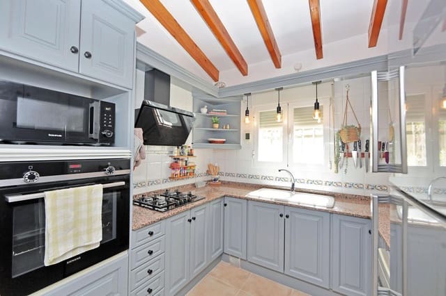 Chalet de 4 habitaciones en Dénia en venta con piscina garaje - 575.000 € (Ref: 10062322)