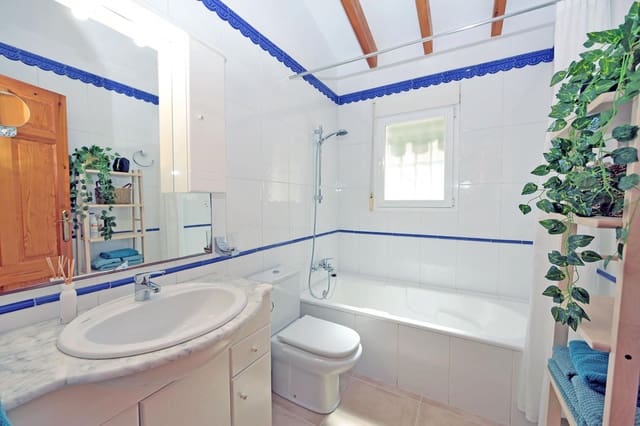 Chalet de 4 habitaciones en Dénia en venta con piscina garaje - 575.000 € (Ref: 10062322)