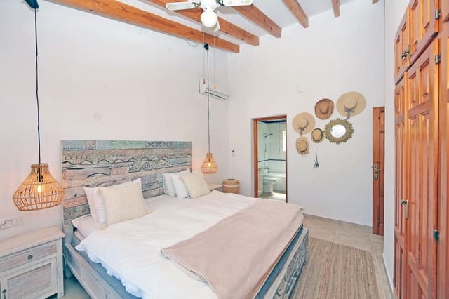 Chalet de 4 habitaciones en Dénia en venta con piscina garaje - 575.000 € (Ref: 10062322)