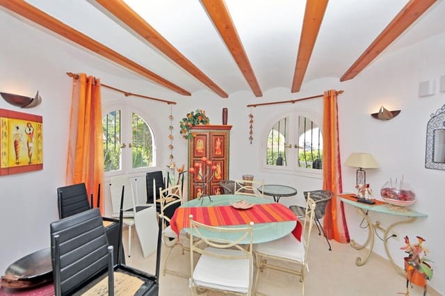 3 slaapkamer Villa te koop in El Montgó, Dénia met zwembad - € 635.000 (Ref: 10085017)