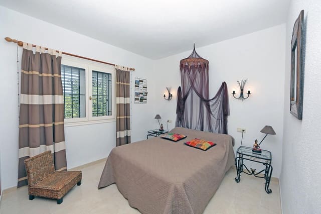 3 slaapkamer Villa te koop in El Montgó, Dénia met zwembad - € 635.000 (Ref: 10085017)