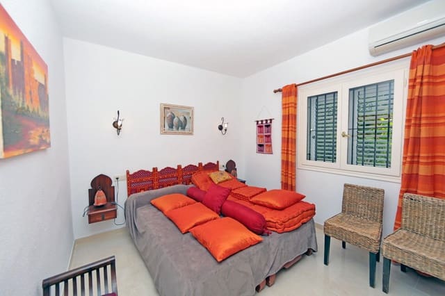 3 slaapkamer Villa te koop in El Montgó, Dénia met zwembad - € 635.000 (Ref: 10085017)