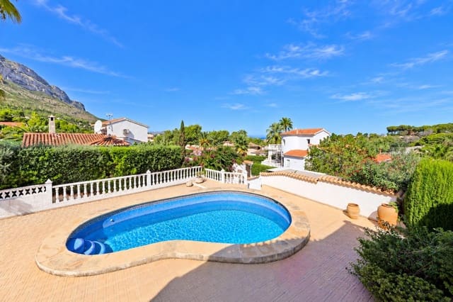 3 slaapkamer Villa te koop in El Montgó, Dénia met zwembad - € 635.000 (Ref: 10085017)