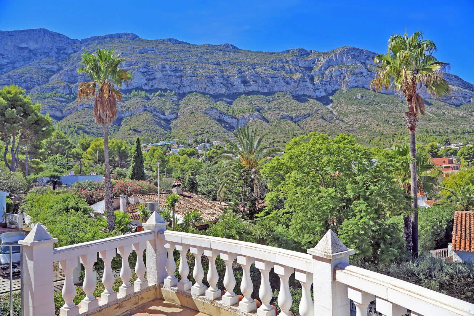 3 slaapkamer Villa te koop in Denia met zwembad - € 635.000 (Ref: 10085017)