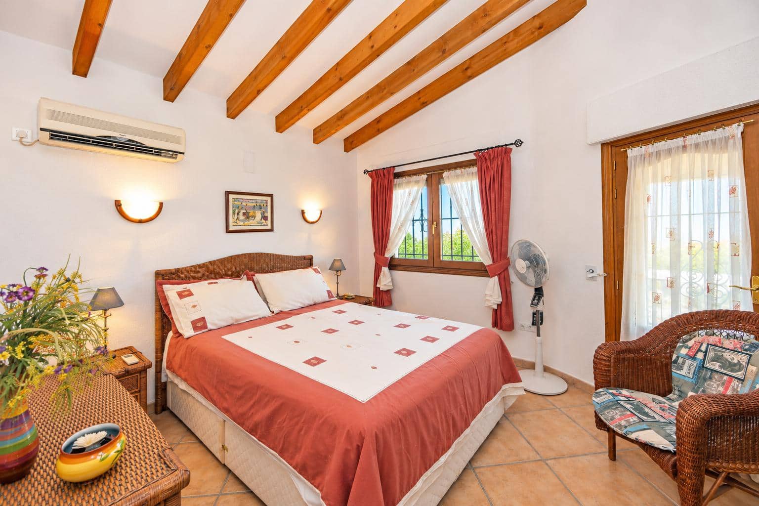 4 soveværelse Villa til salg i Denia med swimmingpool - € 550.000 (Ref: 10160252)