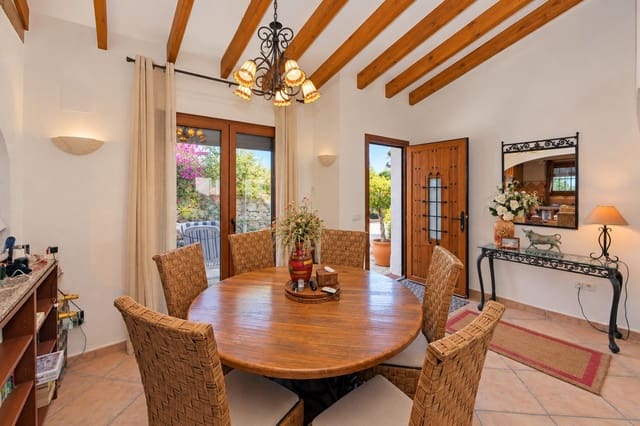 4 soveværelse Villa til salg i Dénia med swimmingpool - € 550.000 (Ref: 10160252)