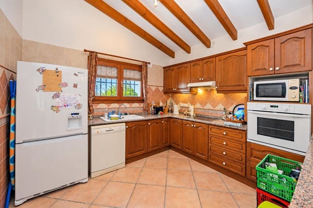 4 soveværelse Villa til salg i Dénia med swimmingpool - € 550.000 (Ref: 10160252)
