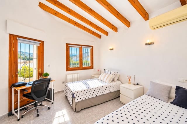 3 slaapkamer Villa te koop in Dénia met zwembad garage - € 420.000 (Ref: 10185445)