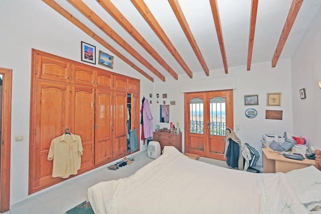 4 slaapkamer Villa te koop in Dénia met zwembad - € 595.000 (Ref: 8787183)