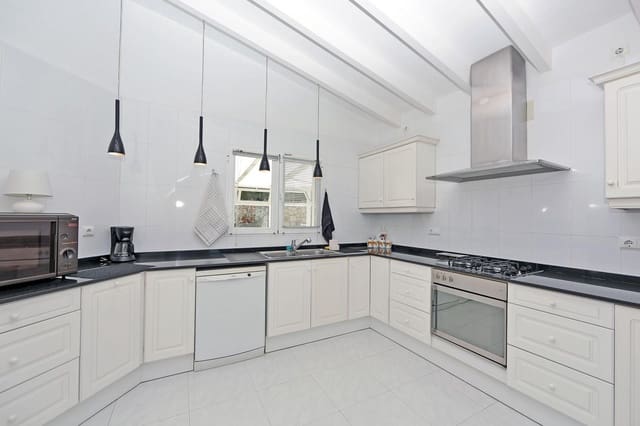 4 slaapkamer Villa te koop in Dénia met zwembad - € 599.000 (Ref: 8990200)