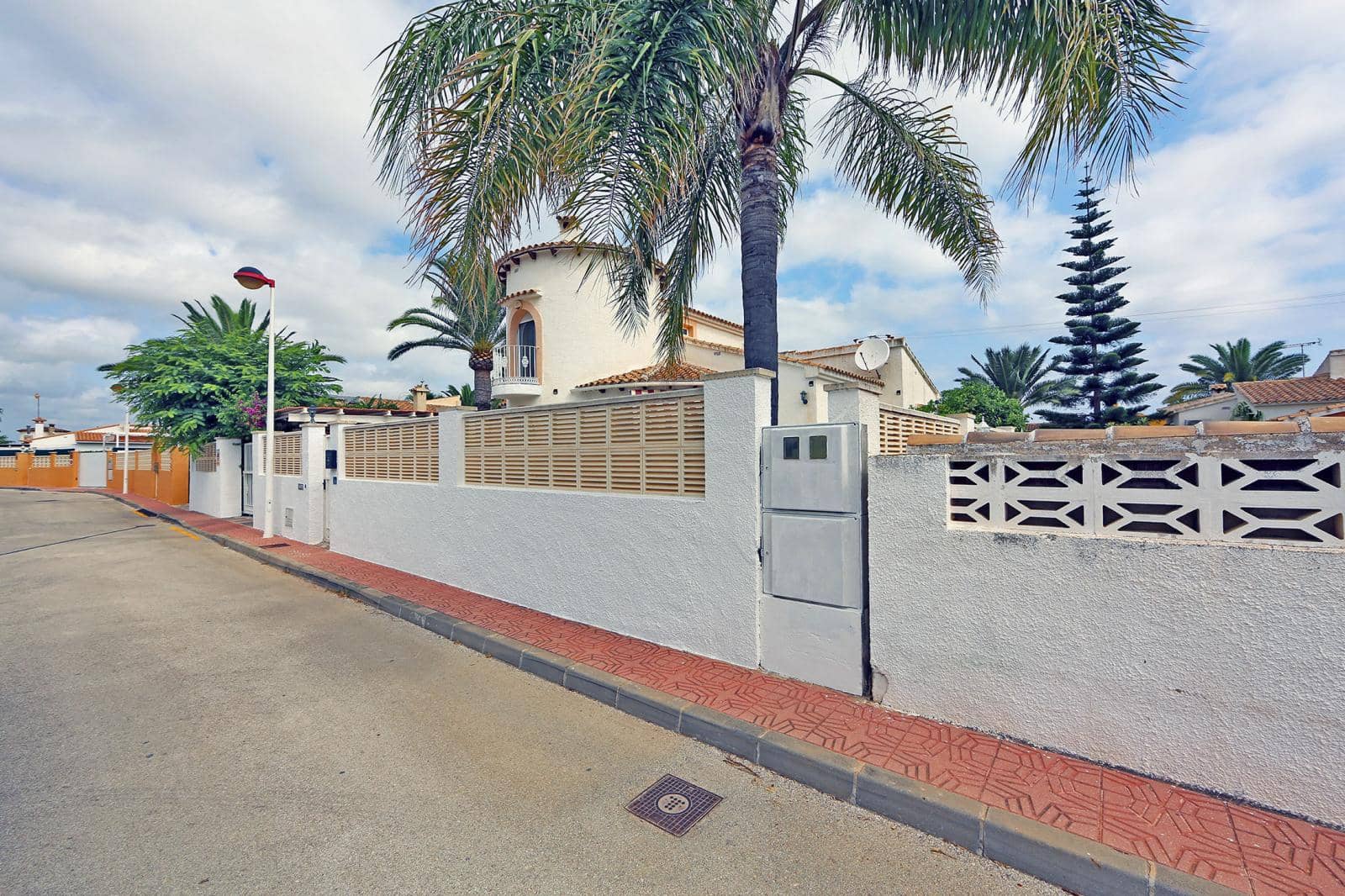 3 soveværelse Villa til salg i Denia med swimmingpool garage - € 440.000 (Ref: 9114496)