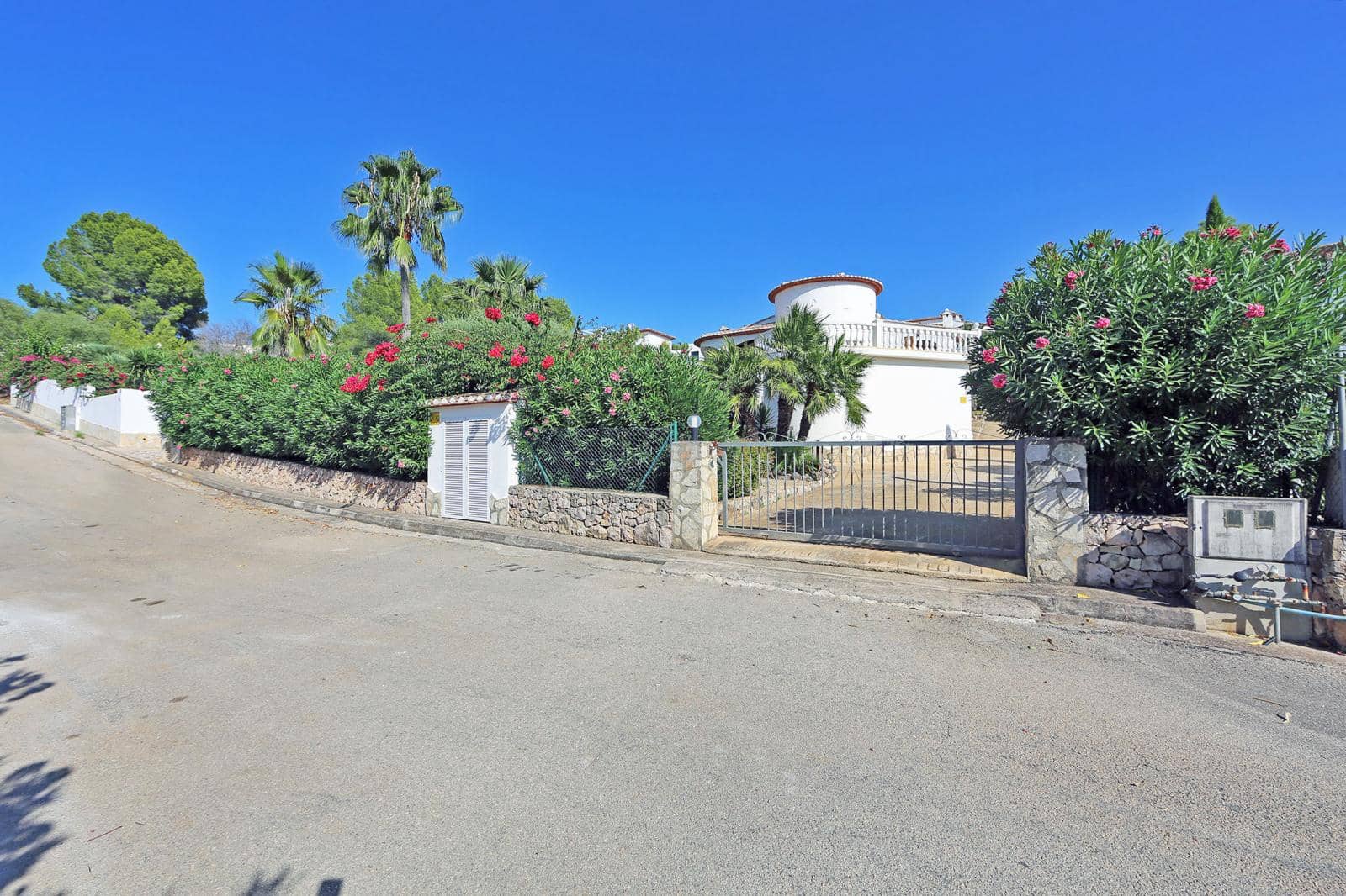 3 sovrum Villa till salu i Denia med pool garage - 550 000 € (Ref: 9205641)