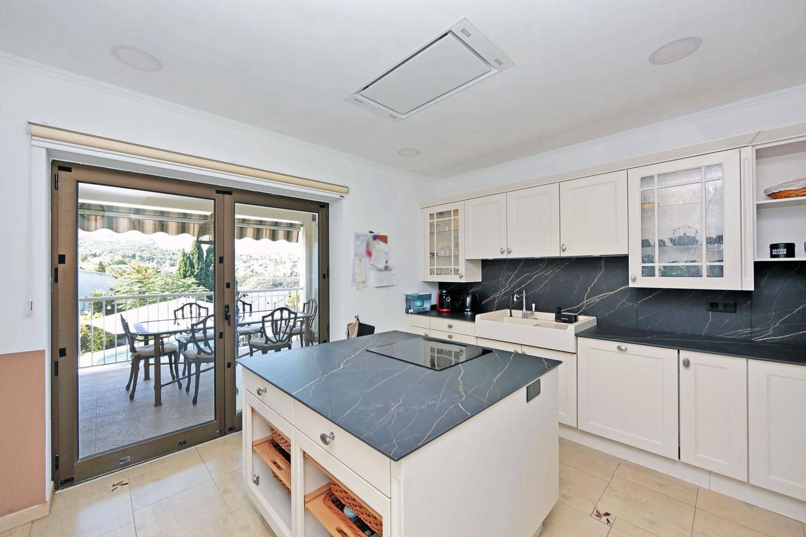 5 bedroom Villa for sale in Denia with pool garage - € 749,000 (Ref: 9288406)