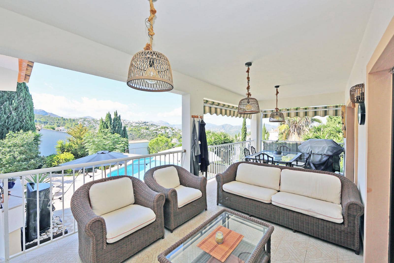 5 bedroom Villa for sale in Denia with pool garage - € 749,000 (Ref: 9288406)