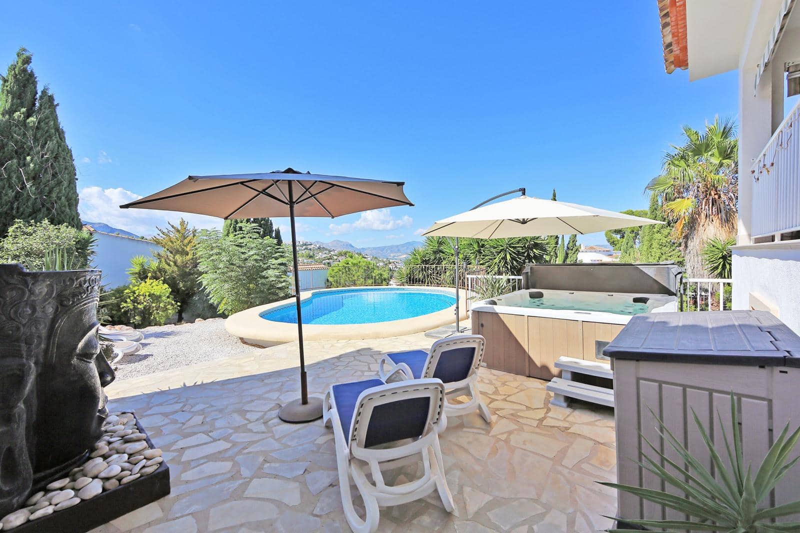 5 bedroom Villa for sale in Denia with pool garage - € 749,000 (Ref: 9288406)