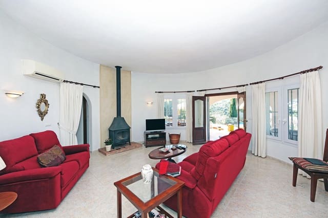 Chalet de 3 habitaciones en Dénia en venta con piscina - 449.000 € (Ref: 9309027)