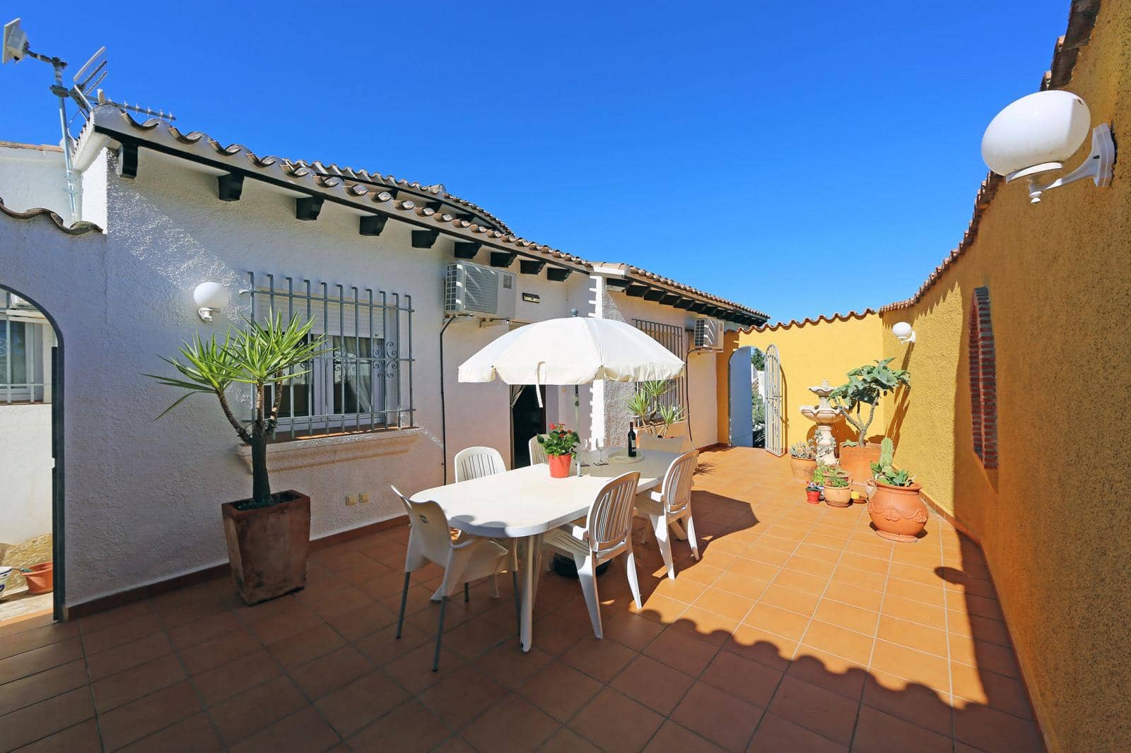 3 soveværelse Villa til salg i Denia med swimmingpool - € 449.000 (Ref: 9309027)