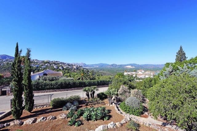 Chalet de 3 habitaciones en Dénia en venta con piscina - 449.000 € (Ref: 9309027)