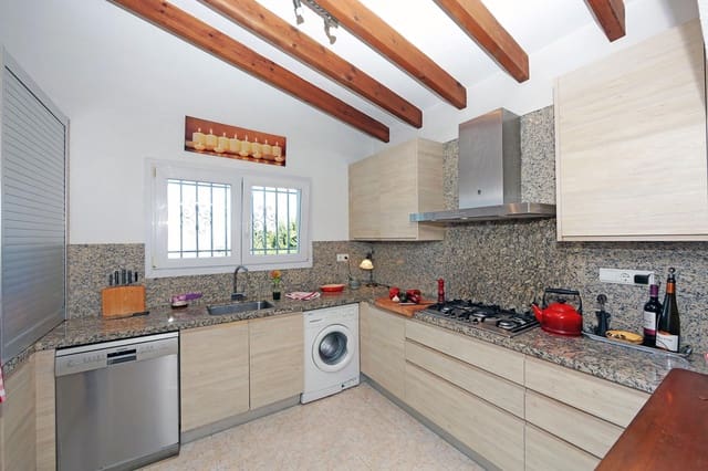 Chalet de 3 habitaciones en Dénia en venta con piscina - 449.000 € (Ref: 9309027)