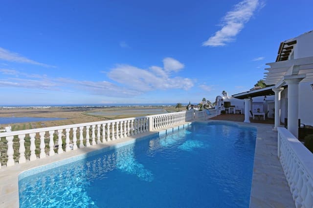 Chalet de 3 habitaciones en Dénia en venta con piscina - 450.000 € (Ref: 9413108)