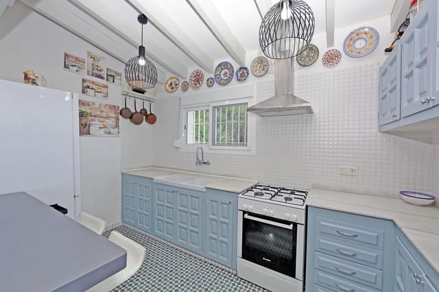 Chalet de 3 habitaciones en Dénia en venta con piscina - 450.000 € (Ref: 9413108)