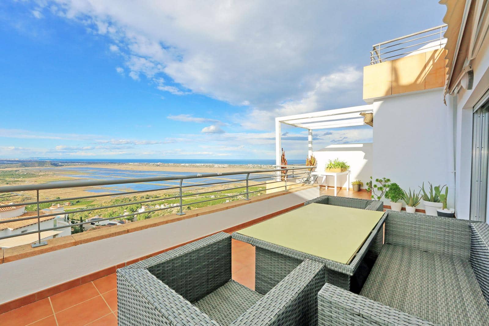 3 Zimmer Wohnung zu verkaufen in Denia mit Pool - 395.000 € (Ref: 9575166)