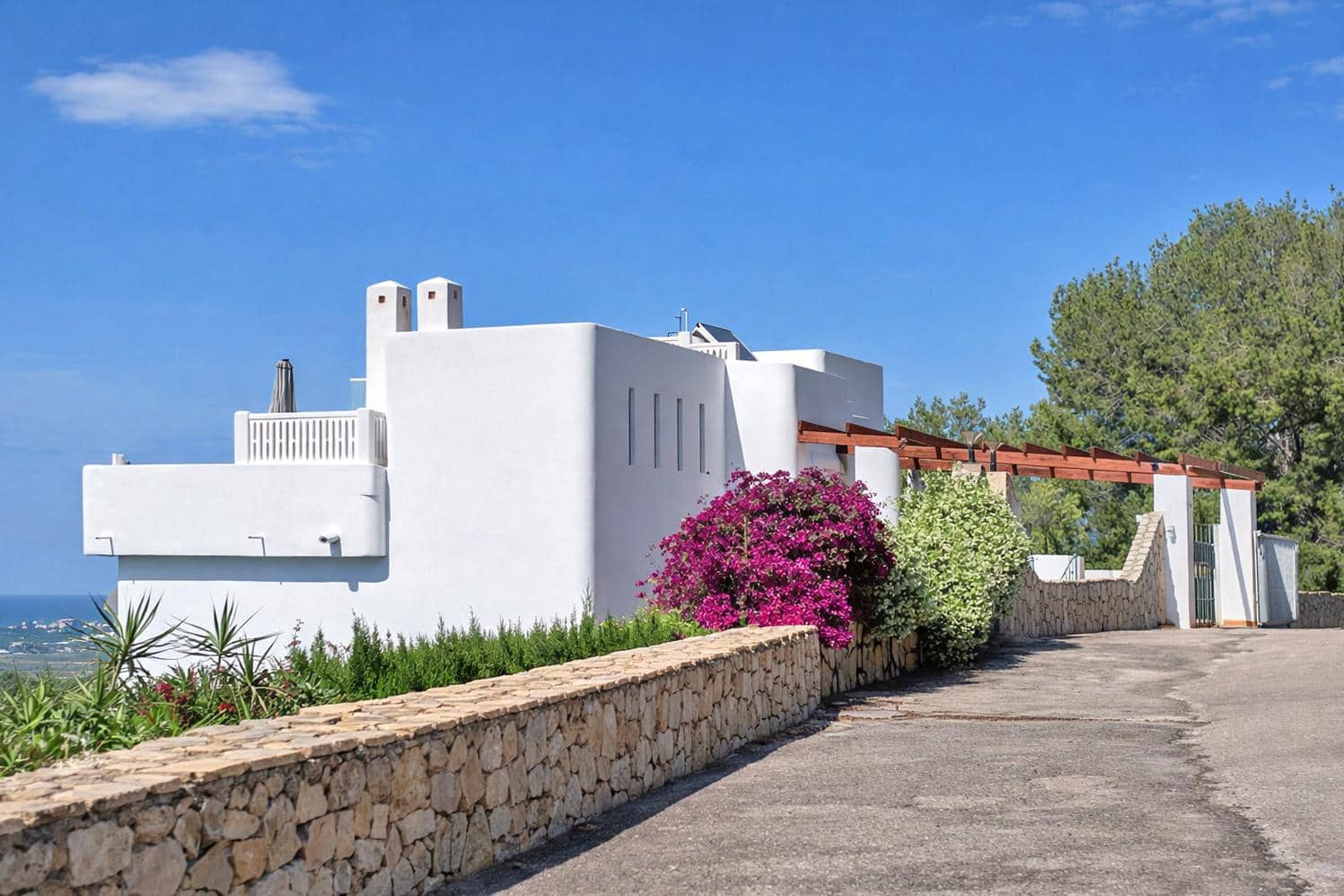 4 bedroom Villa for sale in Denia with pool - € 600,000 (Ref: 9645550)